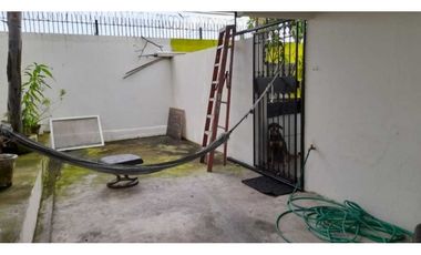 Se Vende Hermosa casa de esquina en La Urbanización Anayansi