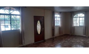 Se Vende Hermosa casa de esquina en La Urbanización Anayansi