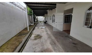 Se Vende Hermosa casa de esquina en La Urbanización Anayansi