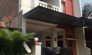 Rumah Bagus 3 Lantai Siap Huni di Sayap Jalan Somawinata Tanimulya Ngamprah Bandung Barat