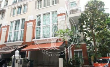 4 Bedrooms Townhouse for Sale or Rent in Baan Klang Krung British Town Thonglor