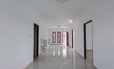 RUMAH MEWAH DALAM KOTA DI MERGANGSAN DEKAT PRAWIROTAMANN
