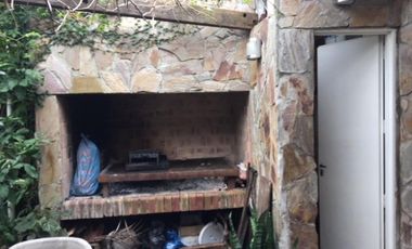 Casa en venta de 3 ambientes, Ezpeleta.