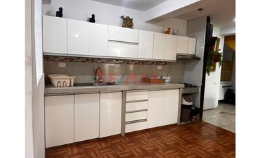 Se Alquila Departamento En Primer Piso  Frente A La Playa De Huanchaco A 1400 Nuevos Soles