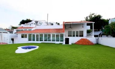 Casa en Venta en residencial del circuito del Lago, Tequesquitengo, Jojutla, Morelos.