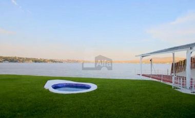 Casa en Venta en residencial del circuito del Lago, Tequesquitengo, Jojutla, Morelos.