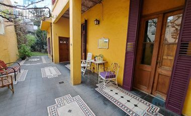 Saavedra venta casa 5 ambientes pileta patio terraza cochera