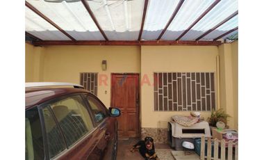 Casa De 3 Pisos | Lurín
