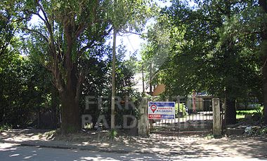 ESTEBAN ECHEVERRIA -  CASA CON HERMOSO PARQUE Y PILETA . EXCELENTE UBICACIÓN A METROS DE AV. DE LA TRADICION (RUTA 4). ARBOLEDA AÑOSA CON FRUTALES. ID