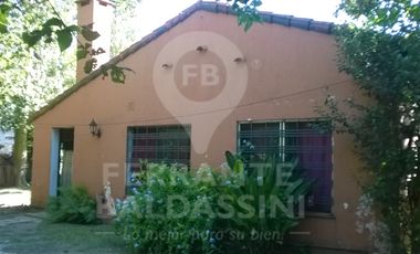 ESTEBAN ECHEVERRIA -  CASA CON HERMOSO PARQUE Y PILETA . EXCELENTE UBICACIÓN A METROS DE AV. DE LA TRADICION (RUTA 4). ARBOLEDA AÑOSA CON FRUTALES. ID