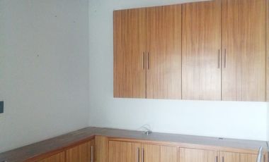 RENTO OFICINAS EN LOMAS DE ANGELOPOLIS I, AMUEBLADA EN TORRE LORETA