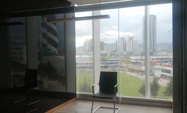 RENTO OFICINAS EN LOMAS DE ANGELOPOLIS I, AMUEBLADA EN TORRE LORETA