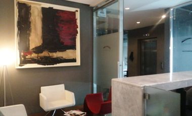 RENTO OFICINAS EN LOMAS DE ANGELOPOLIS I, AMUEBLADA EN TORRE LORETA