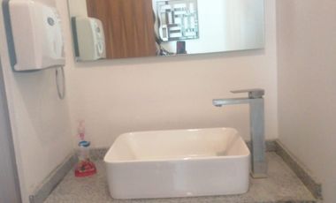 RENTO OFICINAS EN LOMAS DE ANGELOPOLIS I, AMUEBLADA EN TORRE LORETA