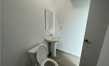 ALQUILER OFICINA CON O SIN MUEBLES CALLE 50 TORRE GLOBAL MTTO INCLUIDO