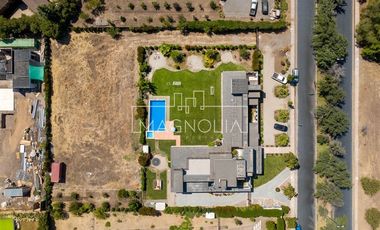 Casa en venta de 6 dorm. en Colina