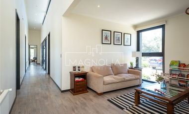 Casa en venta de 6 dorm. en Colina