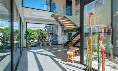 Casa en venta de 6 dorm. en Colina