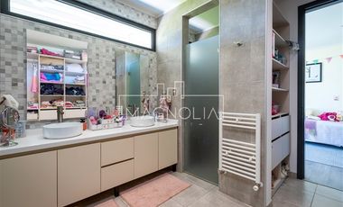 Casa en venta de 6 dorm. en Colina