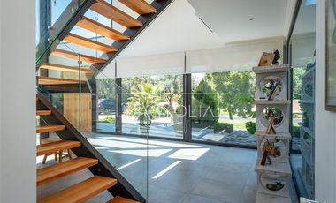 Casa en venta de 6 dorm. en Colina