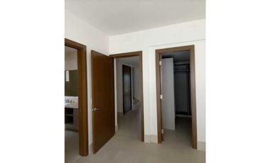 CASA EN SANTA MARIA GRAN OPORTUNIDAD TOWNHOME