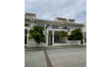 CASA EN SANTA MARIA GRAN OPORTUNIDAD TOWNHOME