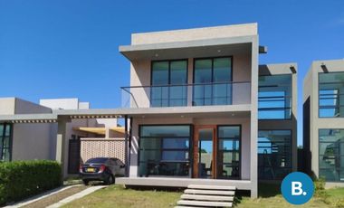casa en arriendo/venta en bajo ostiòn. Cod A441