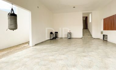 VENTA DE CASA CON PISCINA $975.000 #509