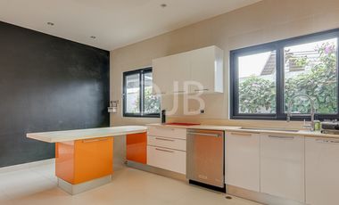 VENTA DE CASA CON PISCINA $975.000 #509