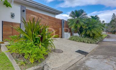 VENTA DE CASA CON PISCINA $975.000 #509