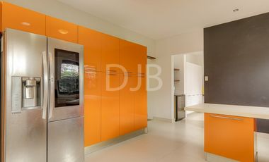 VENTA DE CASA CON PISCINA $975.000 #509