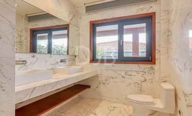 VENTA DE CASA CON PISCINA $975.000 #509