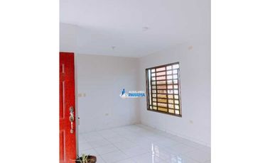 Se alquila casa semi amoblada en Balmoral, Algarrobos, negociable!