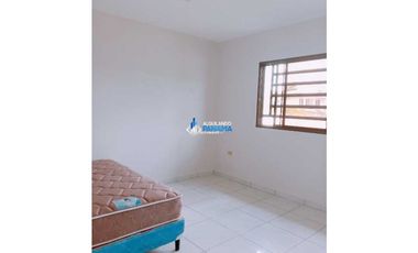 Se alquila casa semi amoblada en Balmoral, Algarrobos, negociable!