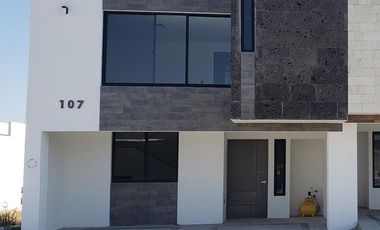 EXCELENTE CASA EN VENTA EN CANDORA RESIDENCIAL, LEÓN,GTO.