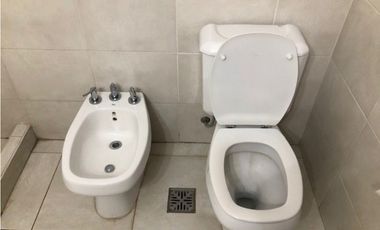 Casa desarrollada en dos plantas con amplio parque 4 dormitorios Colinas Peralta Ramos