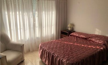 Casa desarrollada en dos plantas con amplio parque 4 dormitorios Colinas Peralta Ramos