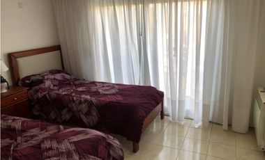 Casa desarrollada en dos plantas con amplio parque 4 dormitorios Colinas Peralta Ramos