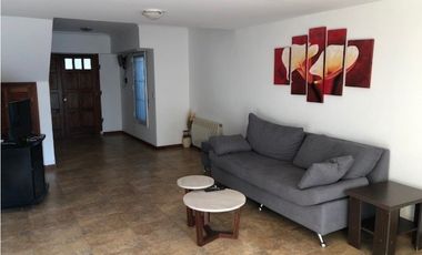 Casa desarrollada en dos plantas con amplio parque 4 dormitorios Colinas Peralta Ramos
