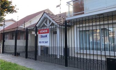 Casa desarrollada en dos plantas con amplio parque 4 dormitorios Colinas Peralta Ramos