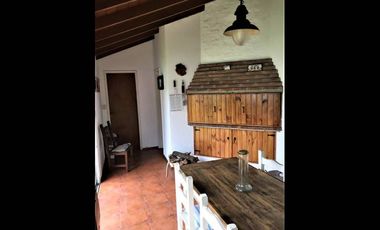 Casa  en Venta Haedo / Moron (A008 964)