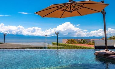 Lujosa residencia en venta con vista a la playa en Puerto Vallarta