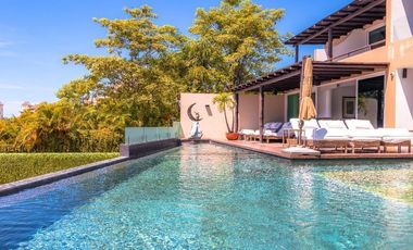 Lujosa residencia en venta con vista a la playa en Puerto Vallarta