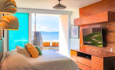 Lujosa residencia en venta con vista a la playa en Puerto Vallarta
