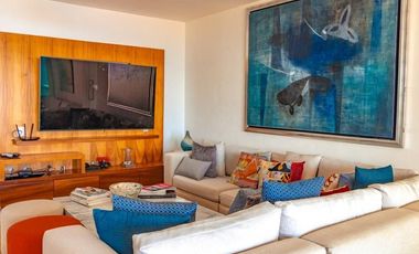 Lujosa residencia en venta con vista a la playa en Puerto Vallarta