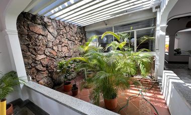 casa en venta en quinta oriental. Cod V2466