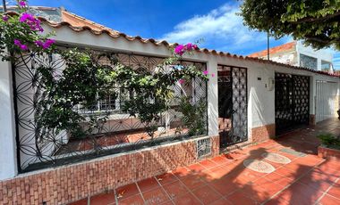 casa en venta en quinta oriental. Cod V2466