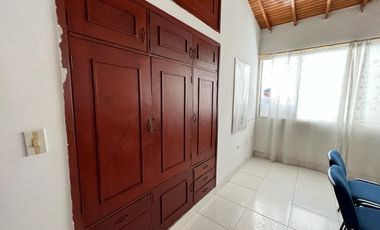 casa en venta en quinta oriental. Cod V2466