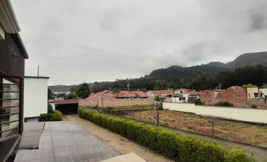 Casa de venta en Chaullabamba sector Colegio Alemán