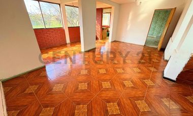 Se vende casa con potencial comercial en Peñuelas